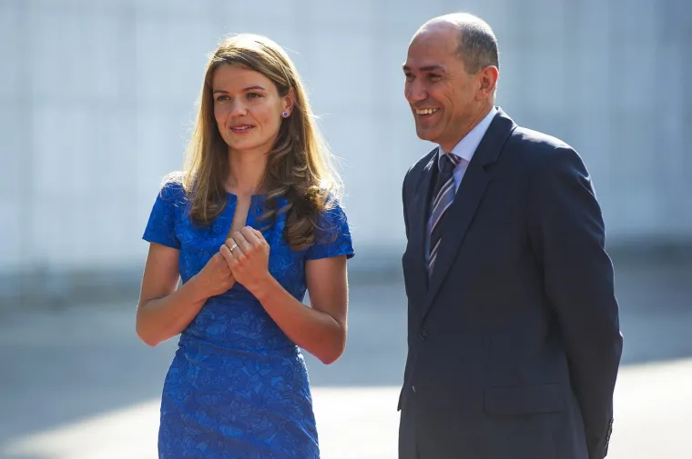 Jedina je uspjela 'smiriti' slovenskog zavodnika: Tko je 20 godina mlađa supruga Janeza Jan&scaron;e?