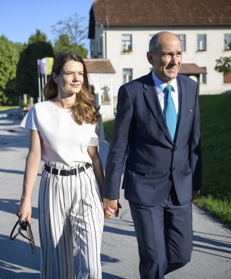Jedina je uspjela 'smiriti' slovenskog zavodnika: Tko je 20 godina mlađa supruga Janeza Jan&scaron;e?