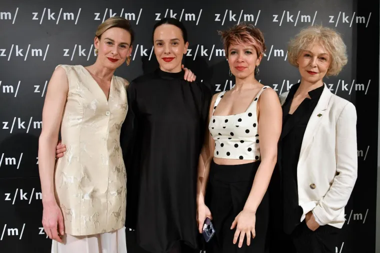 Domaći glumci se okupili u ZKM-u, a svi su gledali novi imidž Bojane Gregorić Vejzović