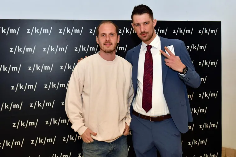 Domaći glumci se okupili u ZKM-u, a svi su gledali novi imidž Bojane Gregorić Vejzović