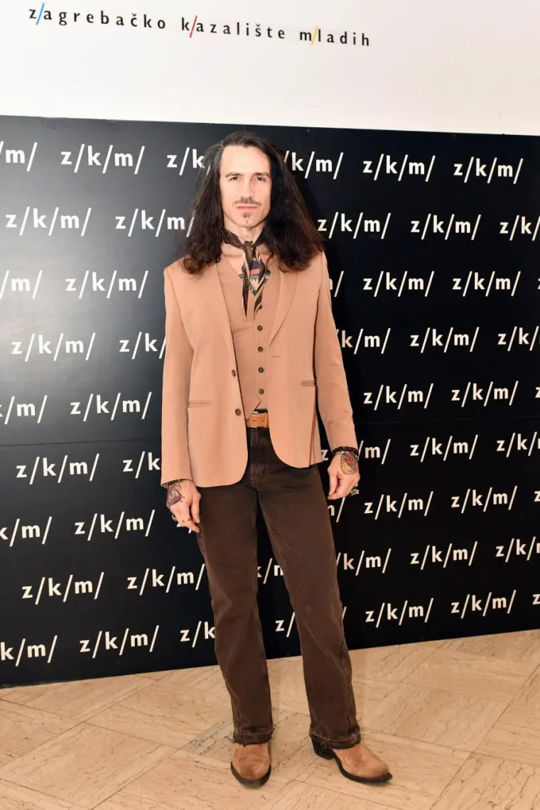 Domaći glumci se okupili u ZKM-u, a svi su gledali novi imidž Bojane Gregorić Vejzović