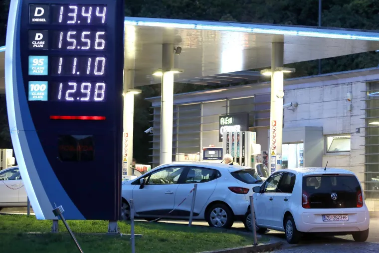 Hrvati nikad nisu skuplje tankali: Pogledajte koliko smo gorivo plaćali prije &scaron;est godina