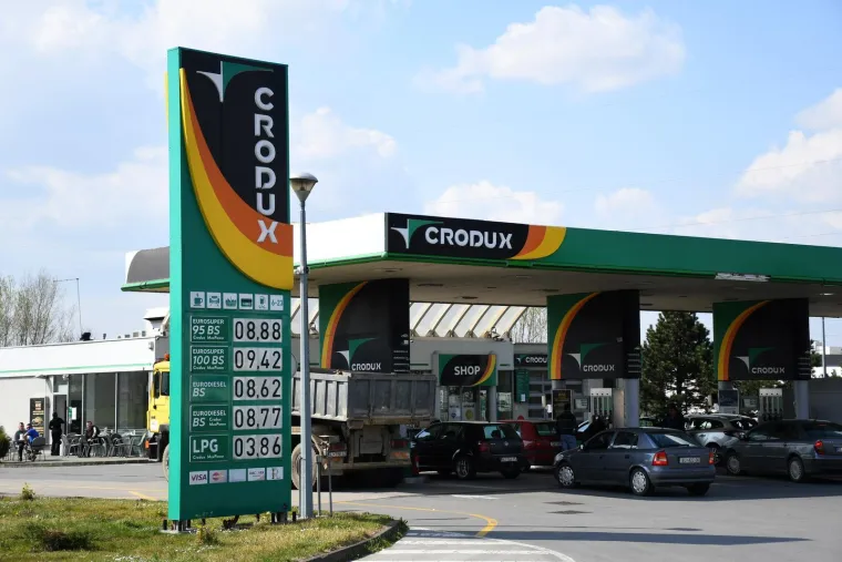 Hrvati nikad nisu skuplje tankali: Pogledajte koliko smo gorivo plaćali prije &scaron;est godina