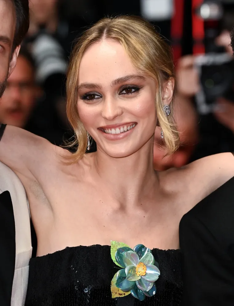 Kakva ljepotica: Kći Johnnyja Deppa postala je seks simbol i godinama je u vezi sa ženom