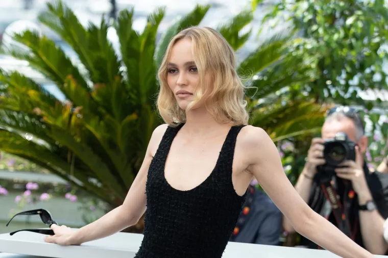 Kakva ljepotica: Kći Johnnyja Deppa postala je seks simbol i godinama je u vezi sa ženom