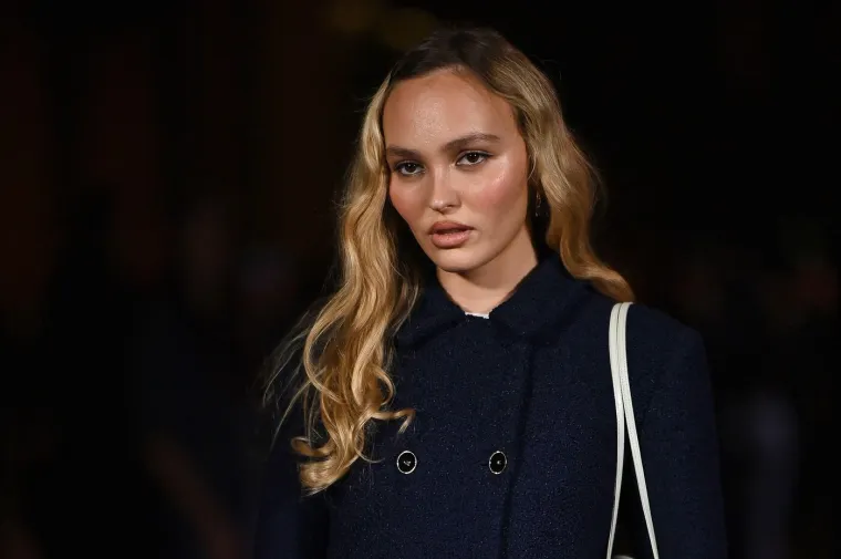 Kakva ljepotica: Kći Johnnyja Deppa postala je seks simbol i godinama je u vezi sa ženom