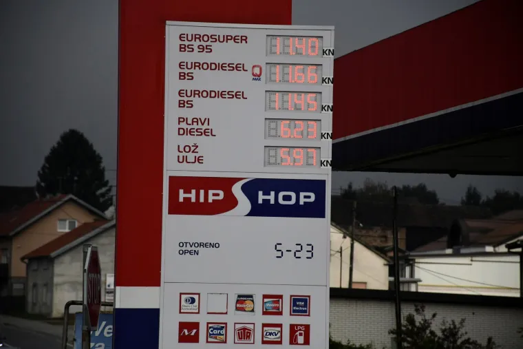 Hrvati nikad nisu skuplje tankali: Pogledajte koliko smo gorivo plaćali prije &scaron;est godina