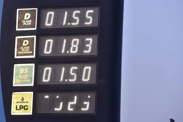 Hrvati nikad nisu skuplje tankali: Pogledajte koliko smo gorivo plaćali prije &scaron;est godina