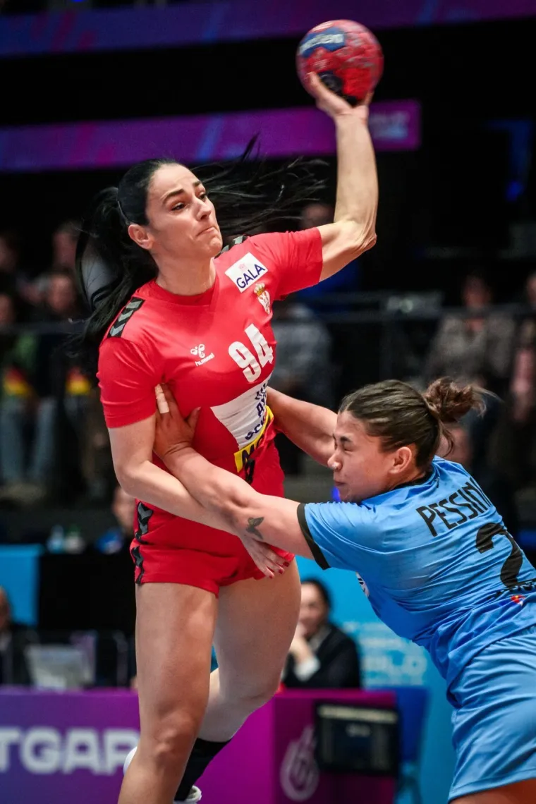 Sara dobiva svakakve poruke od poznatih osoba: Izbacili je iz stana jer je odbila sina važne osobe