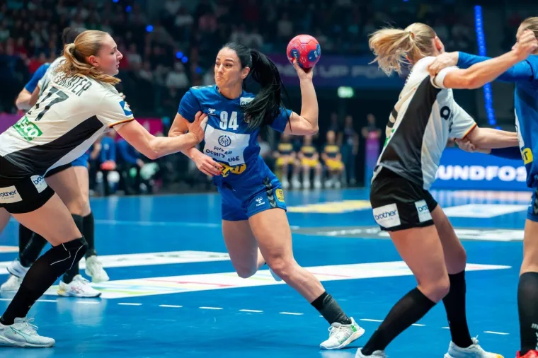 Sara dobiva svakakve poruke od poznatih osoba: Izbacili je iz stana jer je odbila sina važne osobe