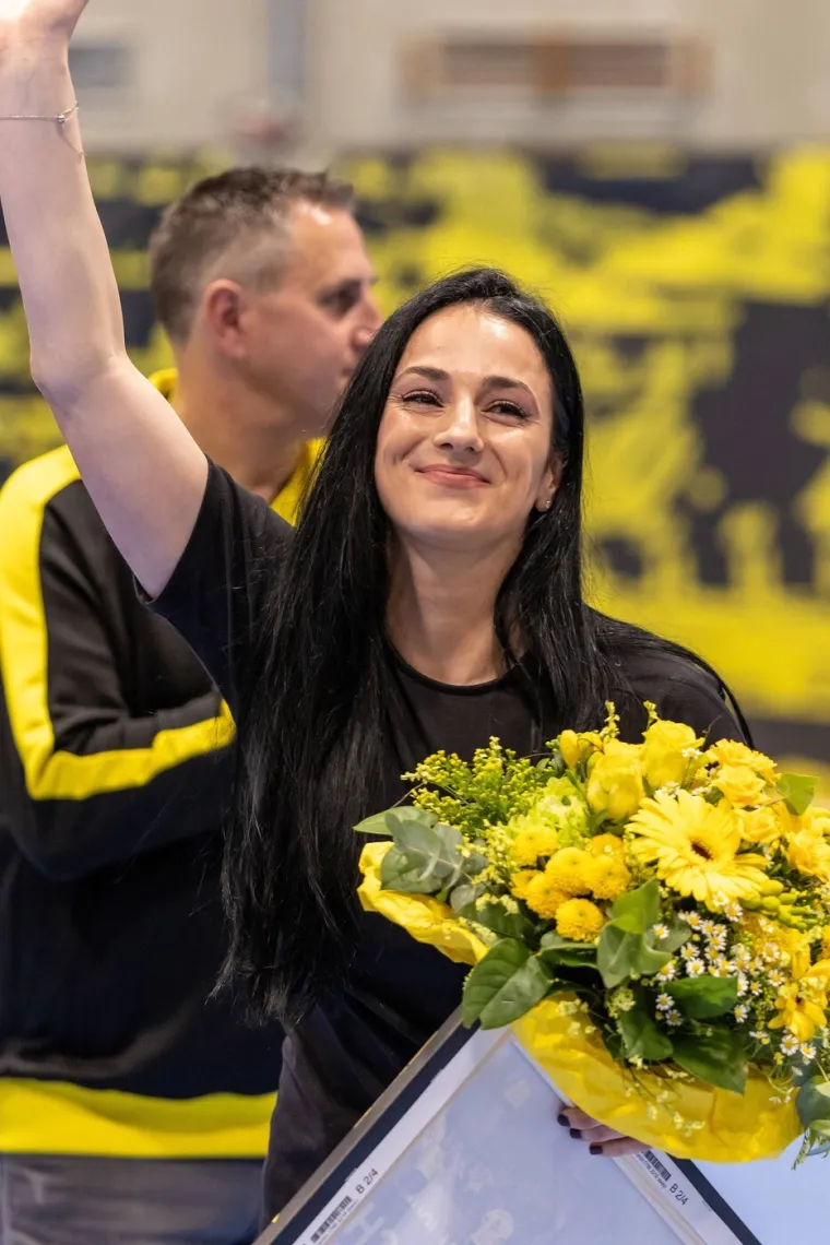 Sara dobiva svakakve poruke od poznatih osoba: Izbacili je iz stana jer je odbila sina važne osobe