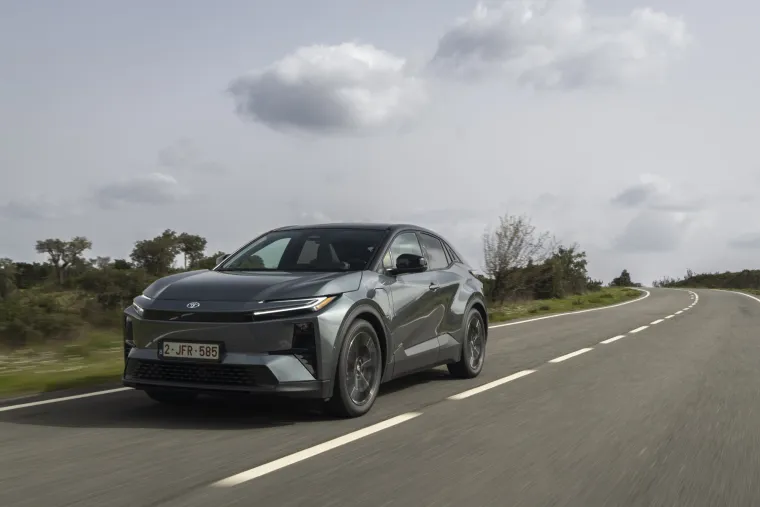 Toyota ima novi SUV: Ističe se dizajnom, ali i vrhunskim karakteristikama