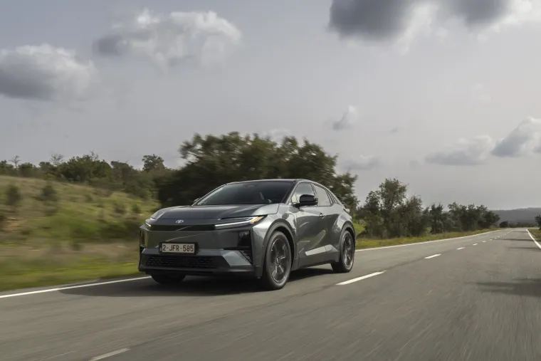 Toyota ima novi SUV: Ističe se dizajnom, ali i vrhunskim karakteristikama