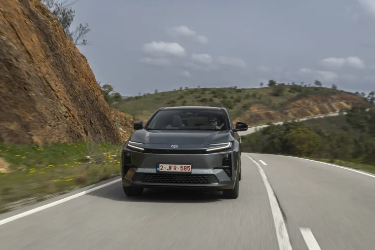 Toyota ima novi SUV: Ističe se dizajnom, ali i vrhunskim karakteristikama