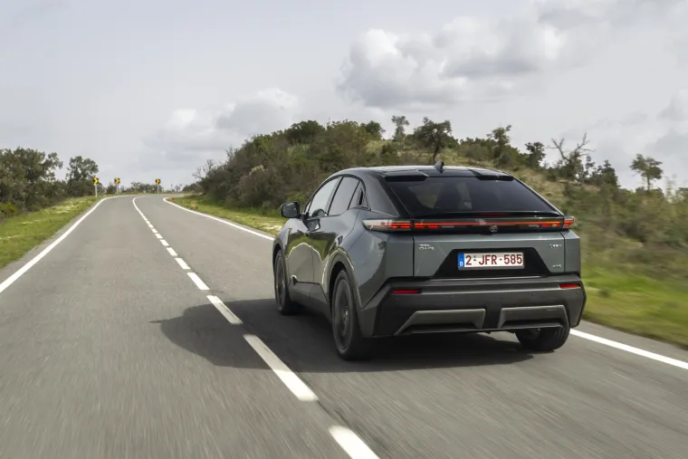 Toyota ima novi SUV: Ističe se dizajnom, ali i vrhunskim karakteristikama