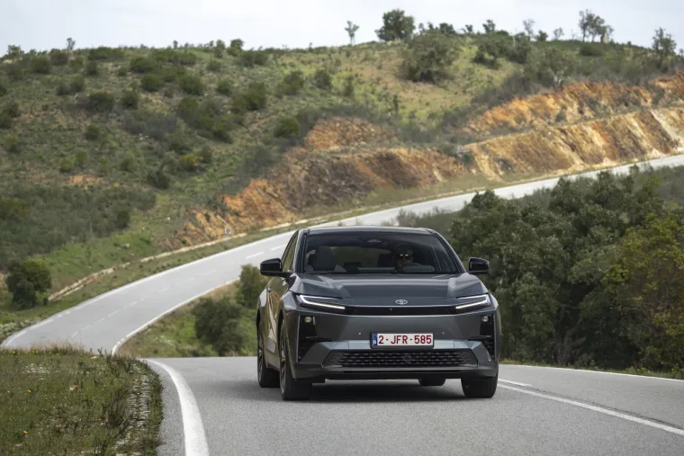 Toyota ima novi SUV: Ističe se dizajnom, ali i vrhunskim karakteristikama