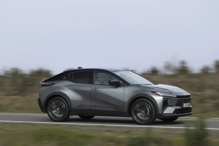 Toyota ima novi SUV: Ističe se dizajnom, ali i vrhunskim karakteristikama