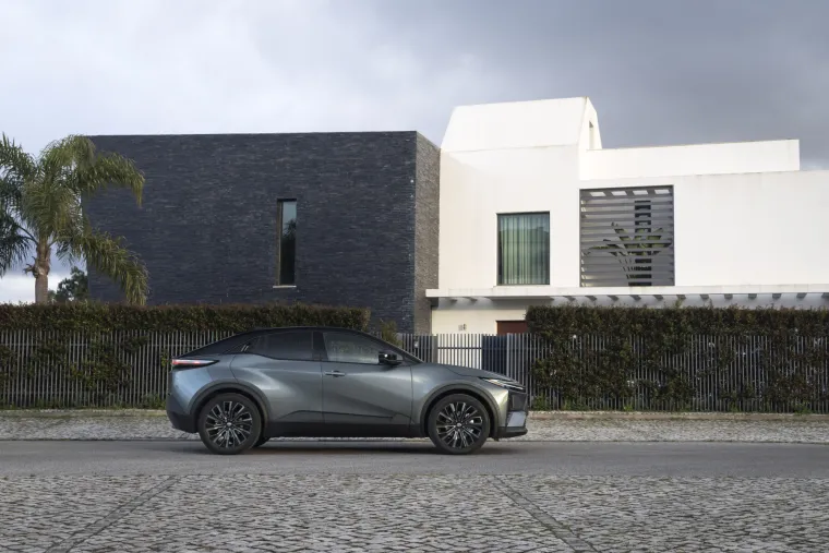 Toyota ima novi SUV: Ističe se dizajnom, ali i vrhunskim karakteristikama