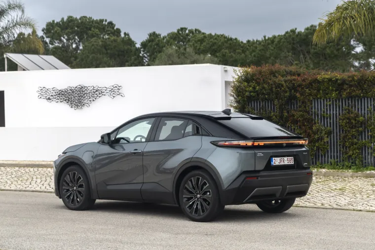 Toyota ima novi SUV: Ističe se dizajnom, ali i vrhunskim karakteristikama