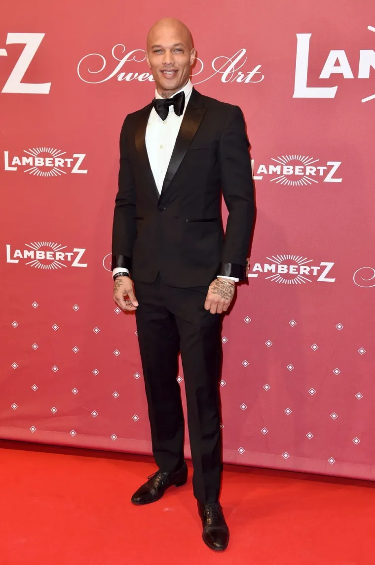 Žene su mu u zatvor slale goli&scaron;ave fotografije i novac: Ovako sada izgleda 'najzgodniji robija&scaron;'