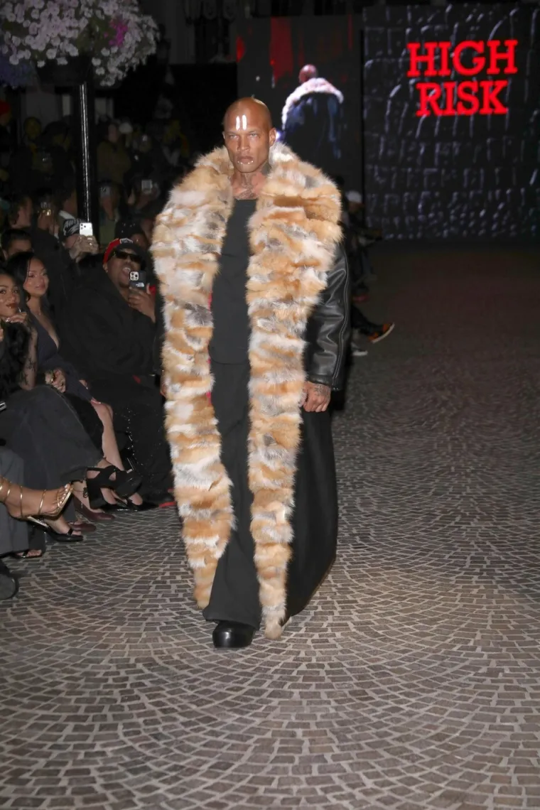 Žene su mu u zatvor slale goli&scaron;ave fotografije i novac: Ovako sada izgleda 'najzgodniji robija&scaron;'