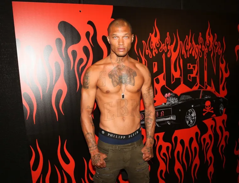 Žene su mu u zatvor slale goli&scaron;ave fotografije i novac: Ovako sada izgleda 'najzgodniji robija&scaron;'