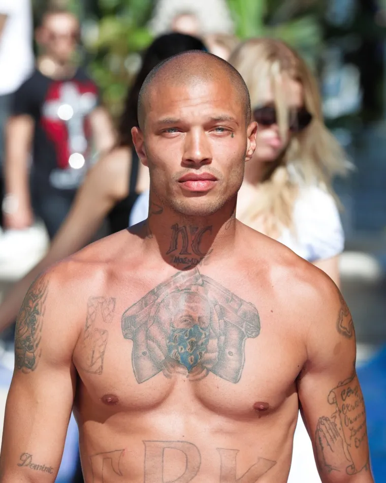 Žene su mu u zatvor slale goli&scaron;ave fotografije i novac: Ovako sada izgleda 'najzgodniji robija&scaron;'