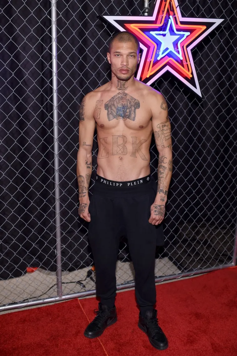 Žene su mu u zatvor slale goli&scaron;ave fotografije i novac: Ovako sada izgleda 'najzgodniji robija&scaron;'