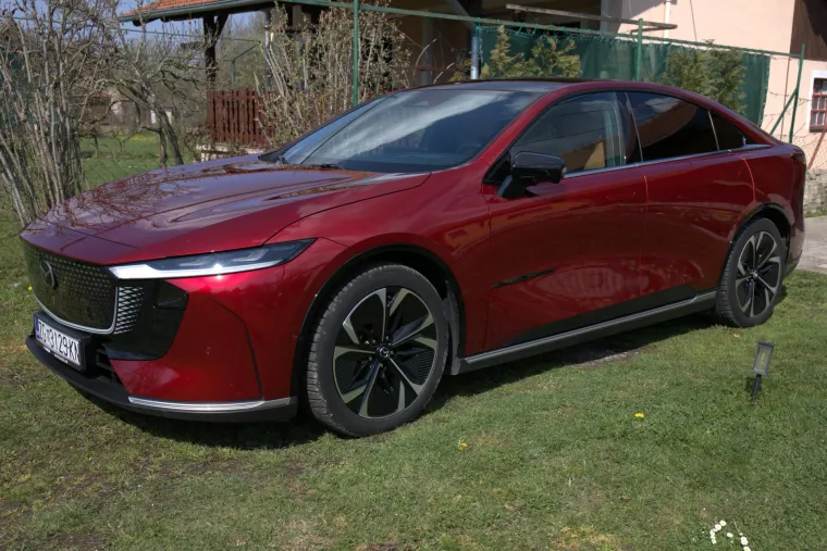 Je li ovo najljep&scaron;i automobil dana&scaron;njice? Mislili su na ba&scaron; svaki detalj, pogledajte ljepoticu