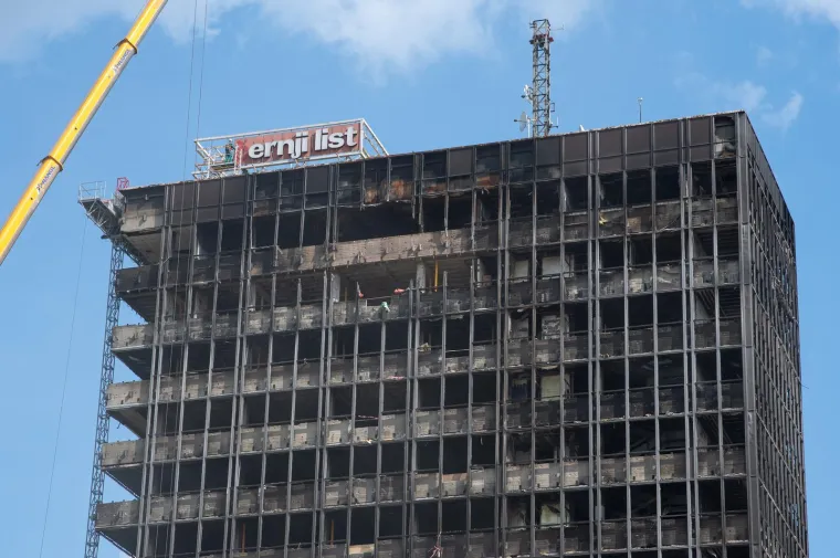 Kultni simbol zauvijek odlazi u povijest: Pred Vjesnik stigla i ogromna dizalica