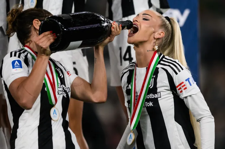 Fatalna plavu&scaron;a na nezapamćenom udaru: 'To &scaron;to pričaju o meni nije istina'