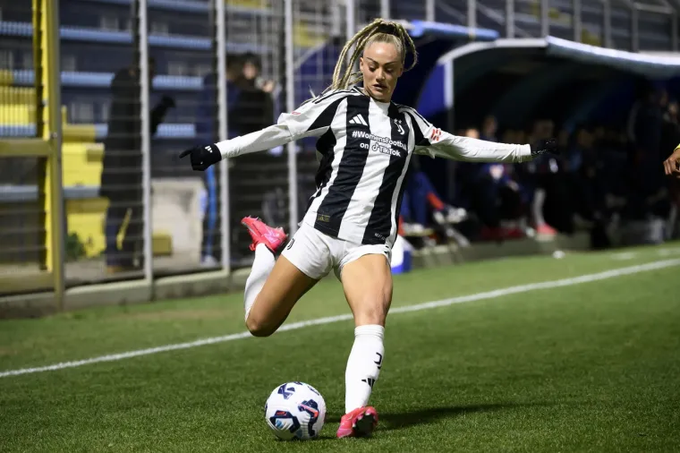 Fatalna plavu&scaron;a na nezapamćenom udaru: 'To &scaron;to pričaju o meni nije istina'