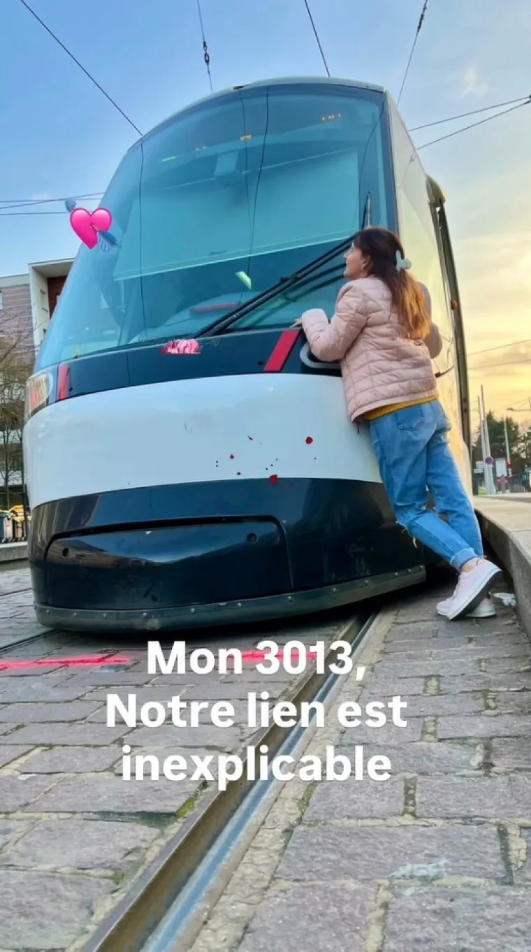 Zaljubila se u tramvaj! Za njega se simbolično udala, ali čekajte da pročitate i ostale detalje