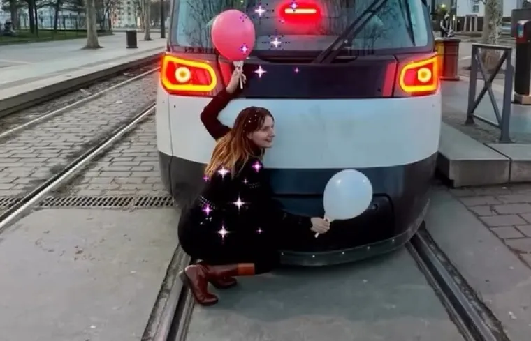 Zaljubila se u tramvaj! Za njega se simbolično udala, ali čekajte da pročitate i ostale detalje