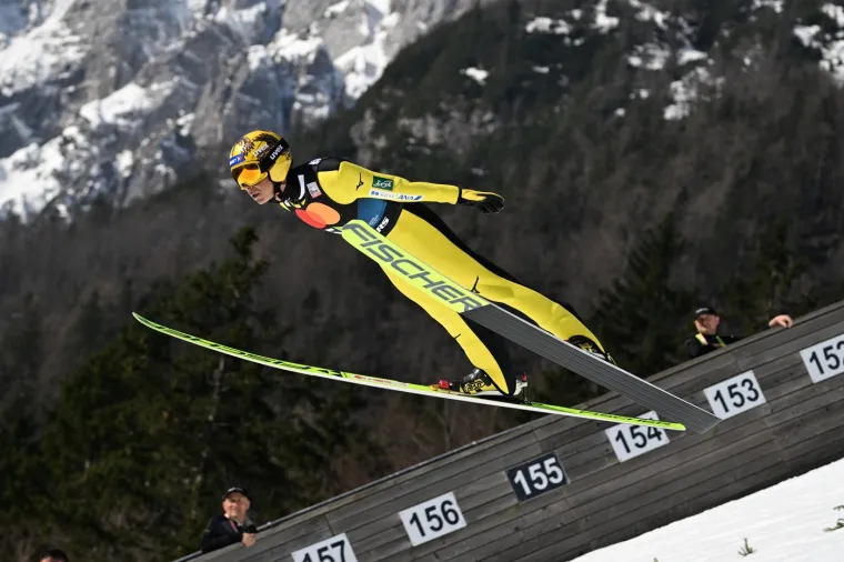 Trenutak u kojem su svi zanijemili: Mladi skakač stravično pao u Sloveniji, nije se micao