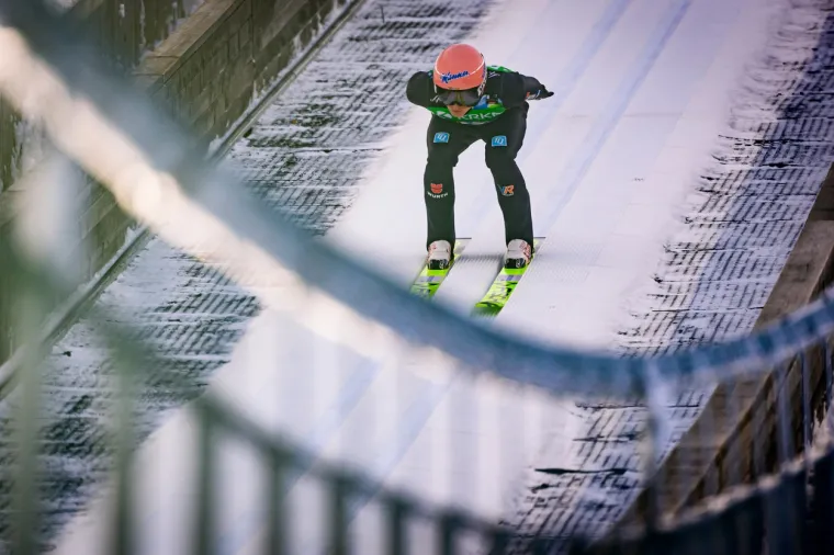 Trenutak u kojem su svi zanijemili: Mladi skakač stravično pao u Sloveniji, nije se micao