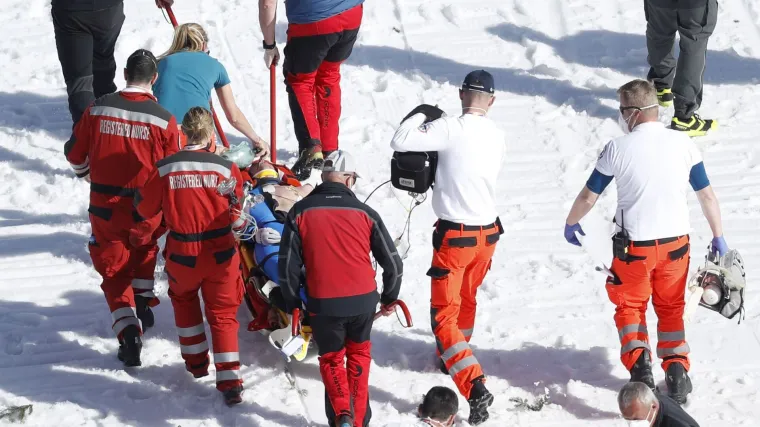 Trenutak u kojem su svi zanijemili: Mladi skakač stravično pao u Sloveniji, nije se micao