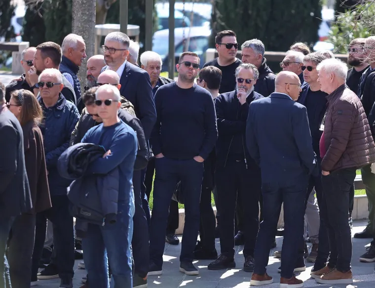 Split se oprostio od oca Igora Tudora: Poznata lica stigla odati posljednju počast