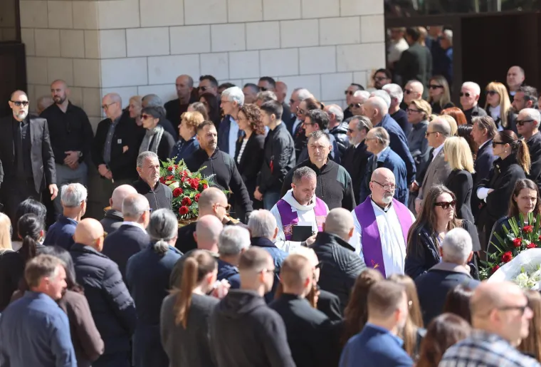 Split se oprostio od oca Igora Tudora: Poznata lica stigla odati posljednju počast