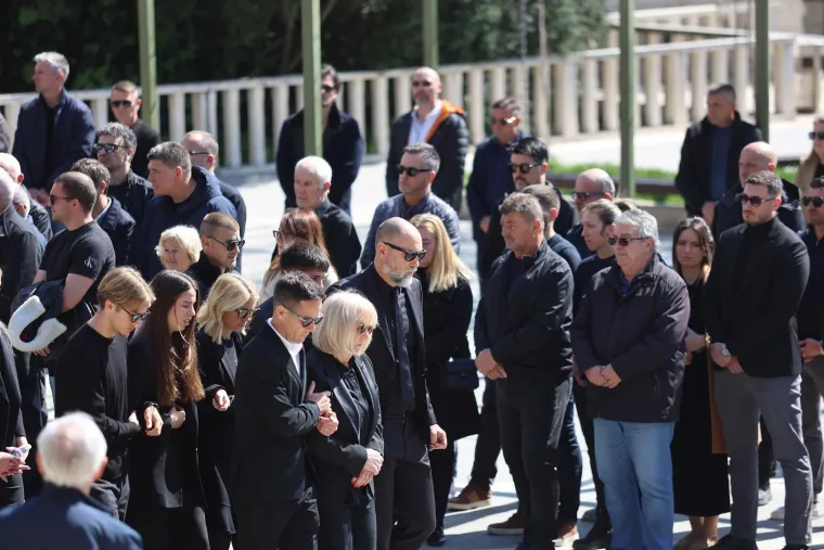 Split se oprostio od oca Igora Tudora: Poznata lica stigla odati posljednju počast