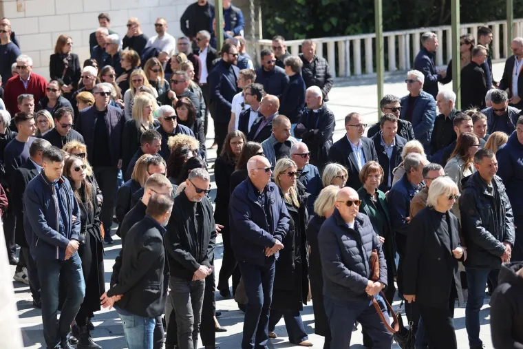 Split se oprostio od oca Igora Tudora: Poznata lica stigla odati posljednju počast