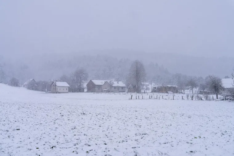 Upozorenja posvuda! Snijeg donio kaos na autoceste, oluja Deborah poharala Hrvatsku!