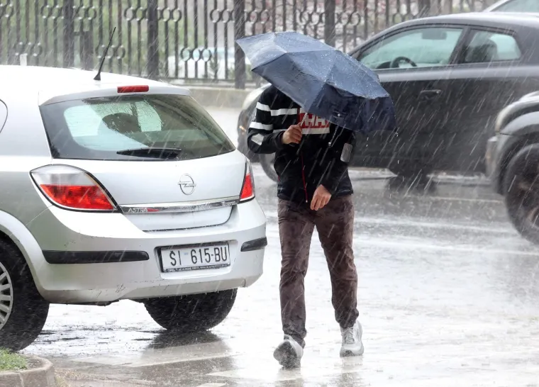 Upozorenja posvuda! Snijeg donio kaos na autoceste, oluja Deborah poharala Hrvatsku!