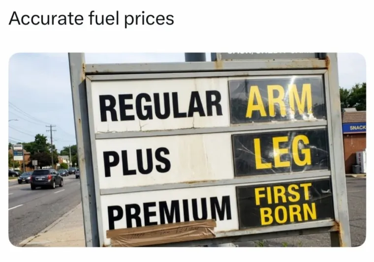 Tko bi rekao da ćemo se cijenama goriva moći i nasmijati: Pogledajte ove memove, urnebesni su