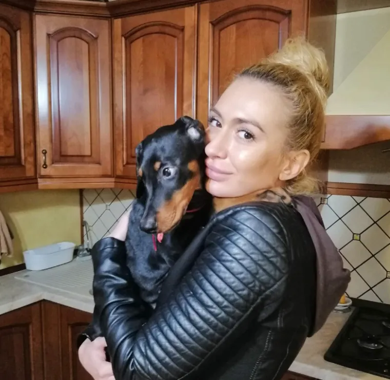 Ponosno nosi titulu žene s najvećim obrazima: Prije je bila prava ljepotica, evo kako je izgledala