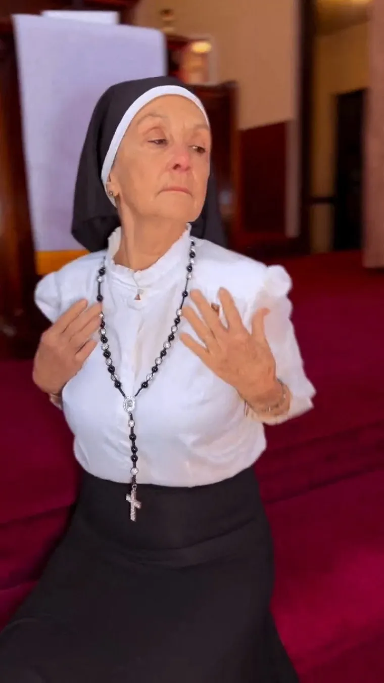 Časna sestra zaludila je internet: Za TikTok snima provokativne poze, korisnici imaju jednu želju