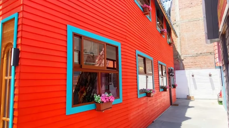 Izgradio je najužu kuću na svijetu, s prednje strane &scaron;iroku samo 63 cm! I iznutra izgleda sjajno