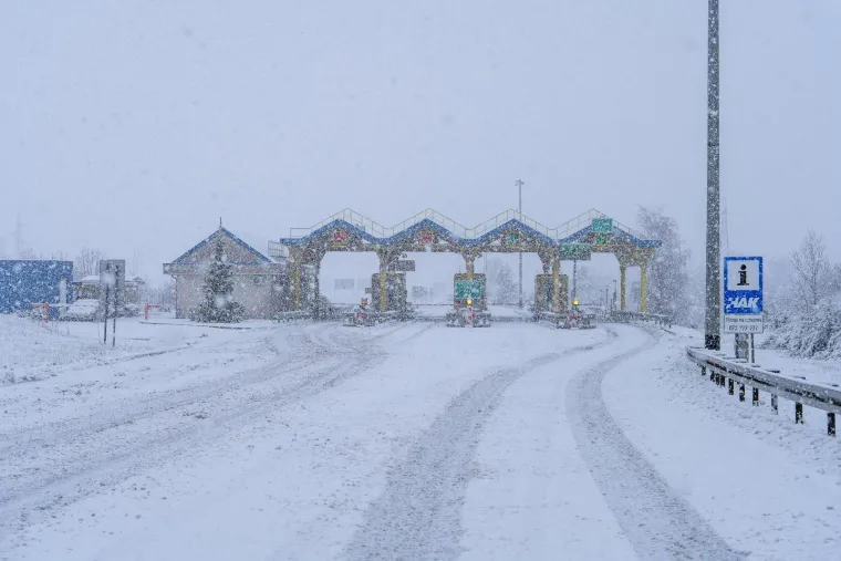 Snježni &scaron;ok u Hrvatskoj! Proljeće nestalo preko noći, ovi prizori su nestvarni...