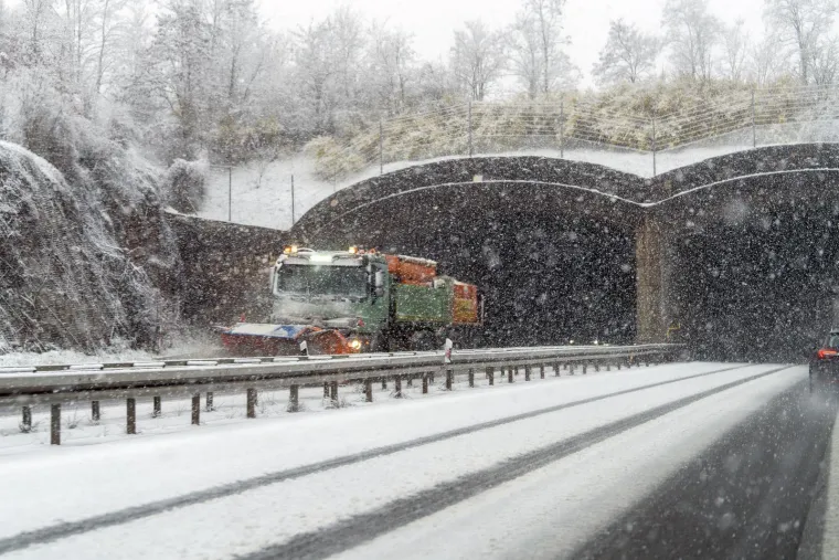 Snježni &scaron;ok u Hrvatskoj! Proljeće nestalo preko noći, ovi prizori su nestvarni...