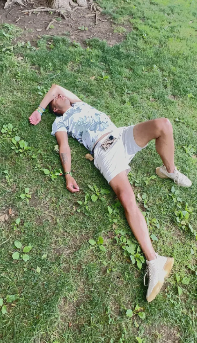 Spavanje s hranom ili nasred ulice? Ovi ljudi izgubili su bitku s umorom na najluđim mjestima